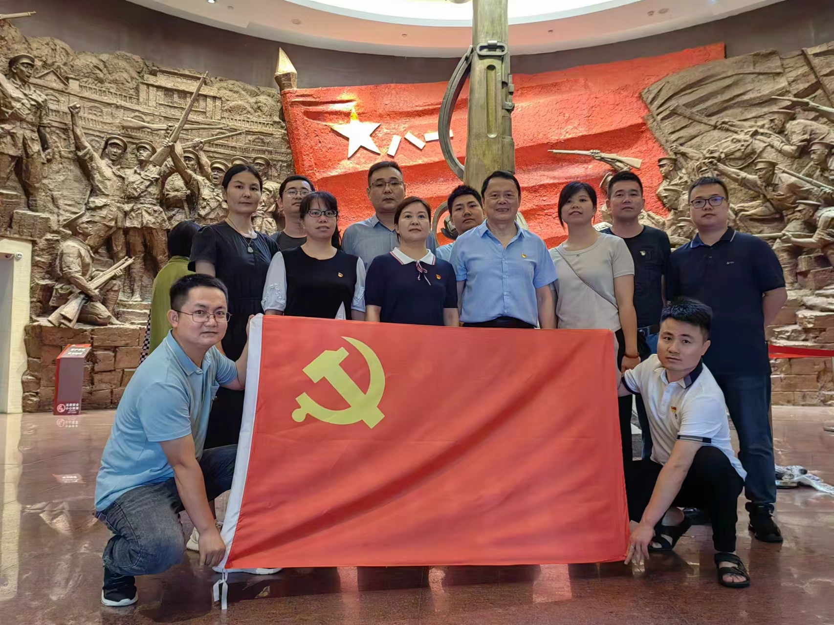 賡續(xù)紅色血脈，傳承建黨精神                                                    ——江西誠建黨支部開展“慶七一，感黨恩，跟黨走”主題黨日活動